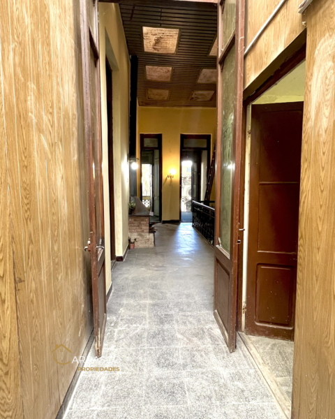 Venta Ph de altos en Cordón, 6 habitaciones, azotea transitable con parrillero