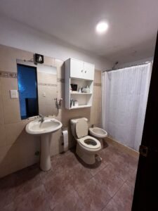 Venta/3dorm/2 baños/balcon/patio/Hipolito Yrigoyen,Malvin Norte