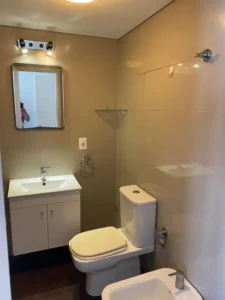 Alquiler apartamento en Malvin Sur, 2 dormitorios, 2 baños, cochera fija, Bajos gastos comunes