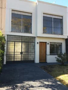 Gran Casa en Alquiler/150m2/cochera/Carrasco Sur
