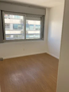 Alquiler apartamento en Malvin Sur, 2 dormitorios, 2 baños, cochera fija, Bajos gastos comunes