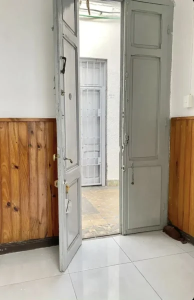 VENTA CON RENTA/45m2/2 dormitorios/sobre Av. Burgues, Atahualpa