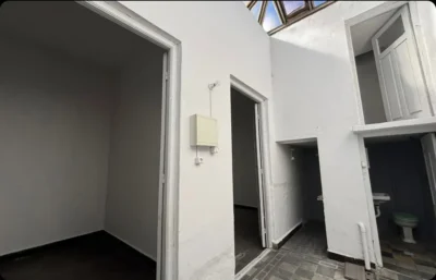 VENTA CON RENTA/45m2/2 dormitorios/sobre Av. Burgues, Atahualpa