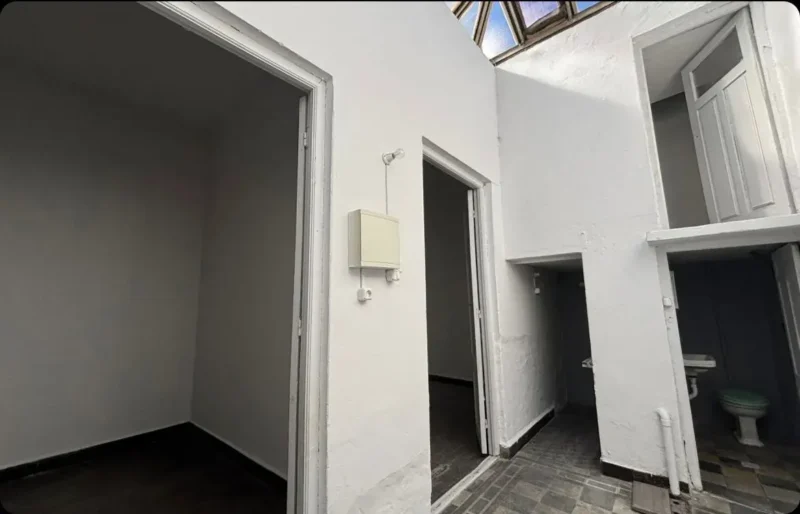 VENTA CON RENTA/45m2/2 dormitorios/sobre Av. Burgues, Atahualpa