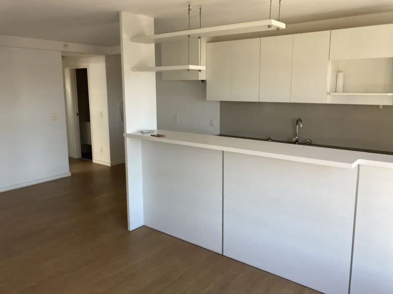 Alquiler apartamento en Malvin Sur, 2 dormitorios, 2 baños, cochera fija, Bajos gastos comunes