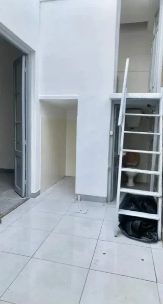 VENTA CON RENTA/45m2/2 dormitorios/sobre Av. Burgues, Atahualpa