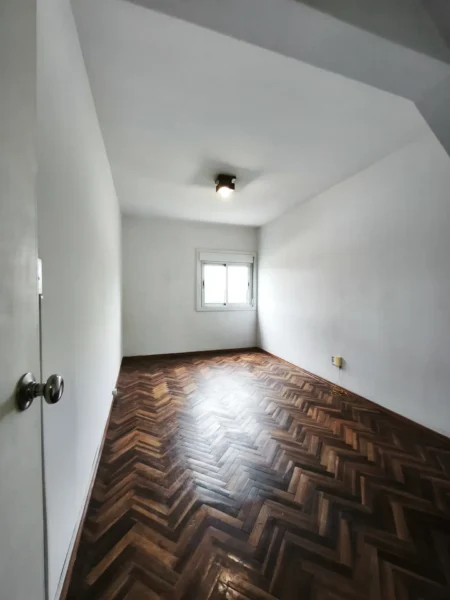 Venta Coope de Usuarios/Duplex/sobre Av. 8 de Octubre