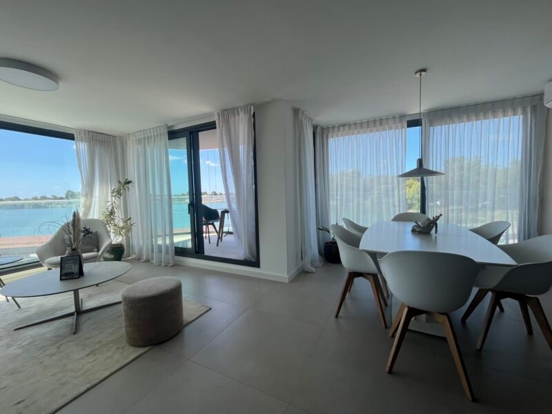 Venta de apartamento en Carrasco Boating sobre el Lago Calcagno, 1 dormitorio