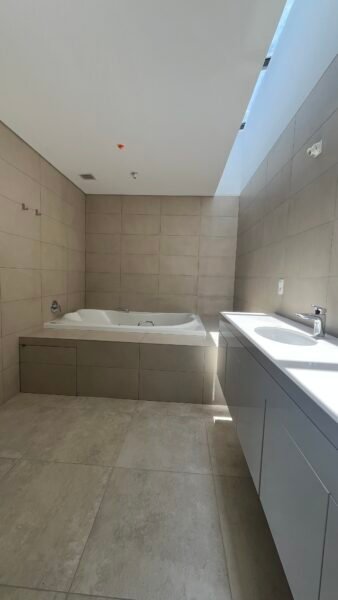 Venta de Apartamento Penthouse Duplex con 3 dormitorios en Carrasco Boating