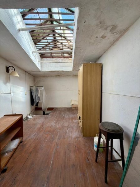 Venta casa en Cordón Sur, 3 habitaciones, 2 baños, patio con parrillero