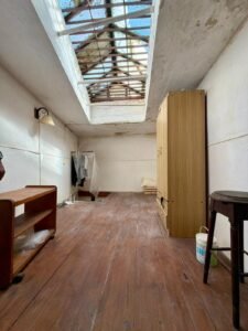 Venta casa en Cordón Sur, 3 habitaciones, 2 baños, patio con parrillero