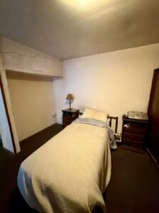 Venta casa en Cordón Sur, 3 habitaciones, 2 baños, patio con parrillero