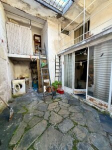 Venta casa en Cordón Sur, 3 habitaciones, 2 baños, patio con parrillero