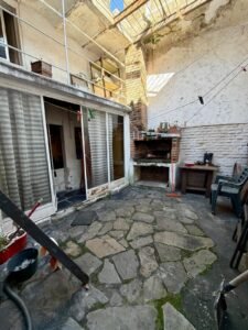Venta casa en Cordón Sur, 3 habitaciones, 2 baños, patio con parrillero
