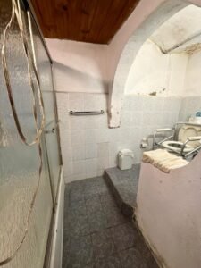 Venta casa en Cordón Sur, 3 habitaciones, 2 baños, patio con parrillero