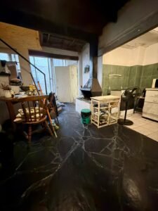 Venta casa en Cordón Sur, 3 habitaciones, 2 baños, patio con parrillero