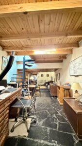 Venta casa en Cordón Sur, 3 habitaciones, 2 baños, patio con parrillero