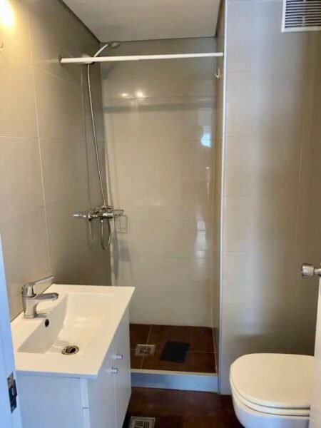 Alquiler apartamento en Malvin Sur, 2 dormitorios, 2 baños, cochera fija, Bajos gastos comunes