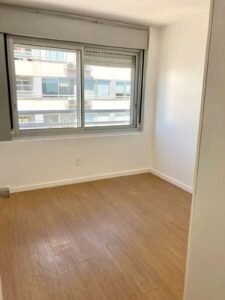 Alquiler apartamento en Malvin Sur, 2 dormitorios, 2 baños, cochera fija, Bajos gastos comunes