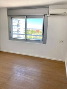 Alquiler apartamento en Malvin Sur, 2 dormitorios, 2 baños, cochera fija, Bajos gastos comunes