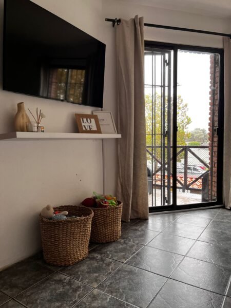 Venta/3dorm/2 baños/balcon/patio/Hipolito Yrigoyen,Malvin Norte