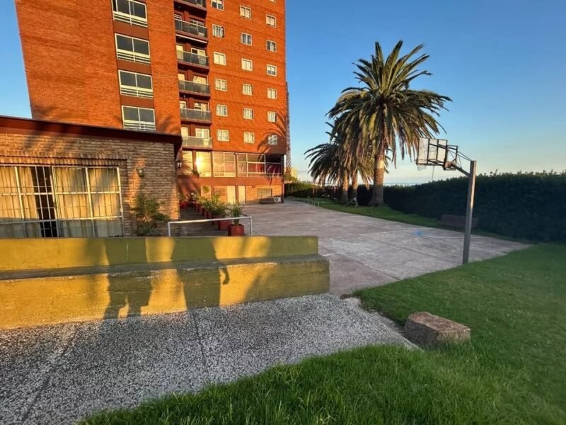 VENDIDO | Apto en Cooperativa frente a rambla en Barrio Sur