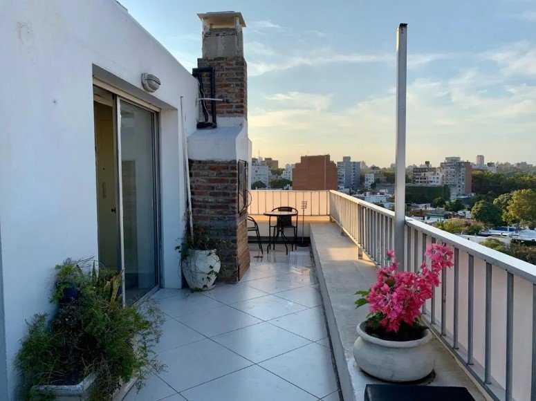 Loft Penthouse con Terraza de 60m2/Parrillero/Amoblado y Equipado/Pocitos