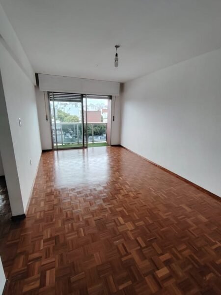 VENDIDO | Apto en Cooperativa frente a rambla en Barrio Sur