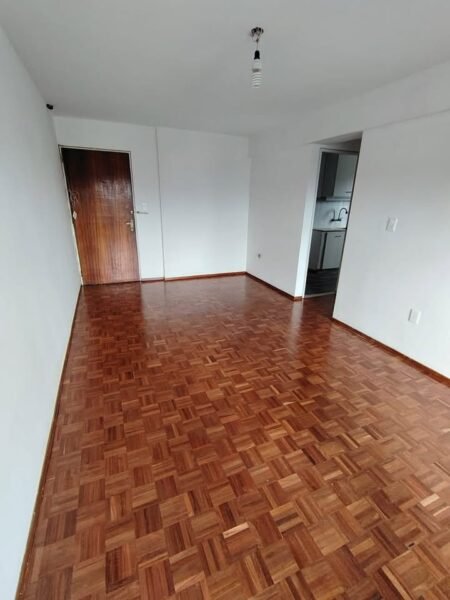 VENDIDO | Apto en Cooperativa frente a rambla en Barrio Sur