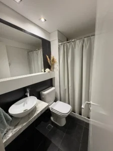 APTA BANCO | 2 dormitorios/2 baños/ 2 patios/ balcon/ a 2 cuadras de Playa Buceo