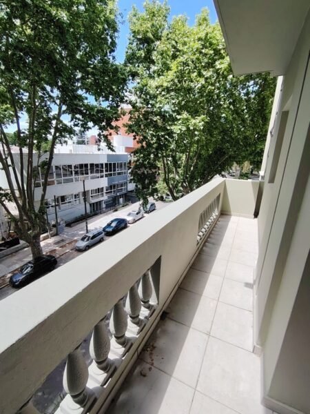 VENDIDO | Apto sobre Brito del Pino/ Balcon/3 dorm/2 baños