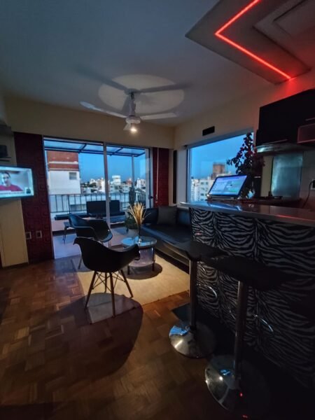 Loft Penthouse con Terraza de 60m2/Parrillero/Amoblado y Equipado/Pocitos