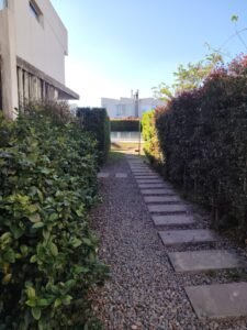 VENTA | Casa en Complejo Cerrado/3dorm/3 baños/cochera/piscina