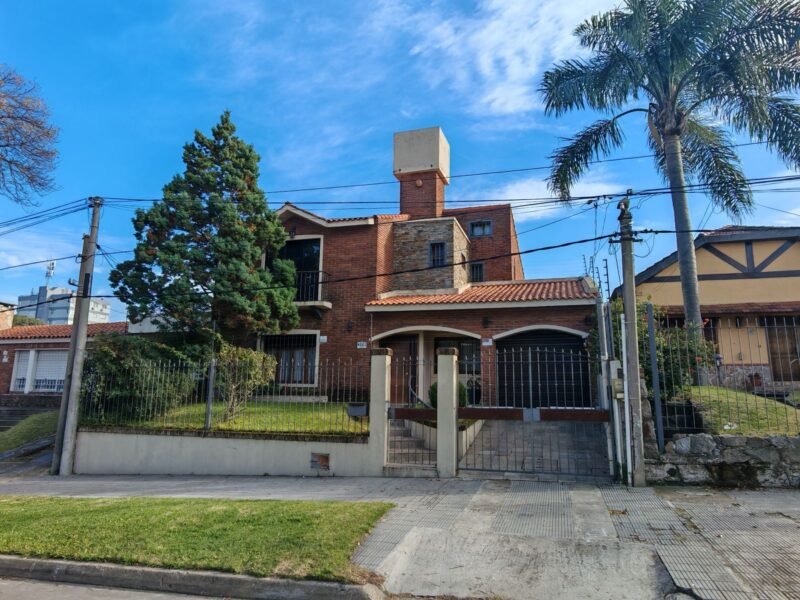 Apta Banco/exclusiva Casa+apto/440m2/doble Cochera/malvin Sur