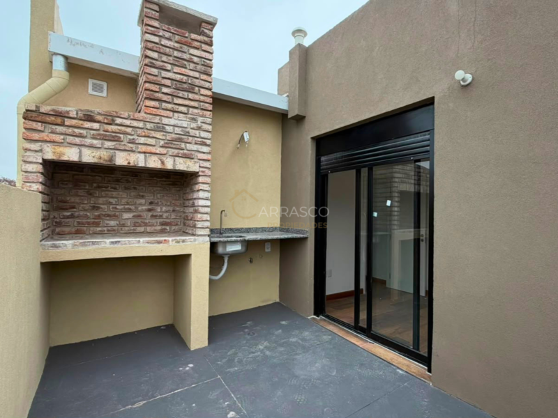 Dúplex De 3 Dormitorios En Venta En Jacinto Vera | Parrillero, Terrazas Y Vivienda Promovida