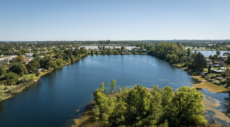 PROYECTO | Grou Aruma, Lagos de Carrasco
