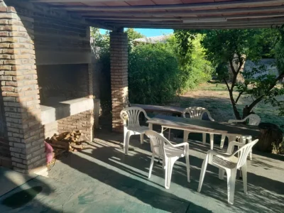 APTA BANCO | Chalet de 2 dormitorios/cochera/patio/Shangrilá Sur