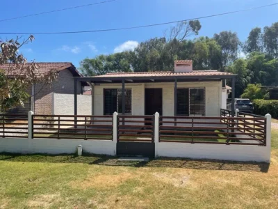 APTA BANCO | Casa a 100mts de la Playa en Atlantida/2 dorm/deck/parrillero