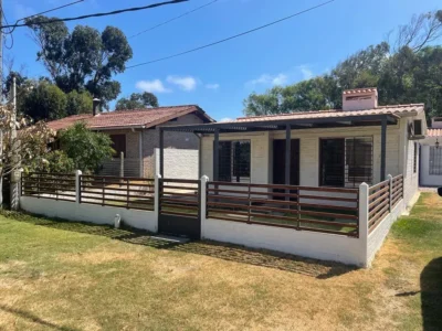 APTA BANCO | Casa a 100mts de la Playa en Atlantida/2 dorm/deck/parrillero