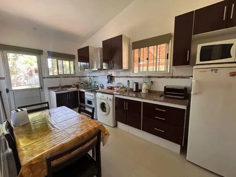 APTA BANCO | Chalet de 2 dormitorios/cochera/patio/Shangrilá Sur