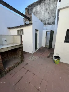 APTA BANCO | Casa de 4 dormitorios/cochera/patio/ La Blanqueada