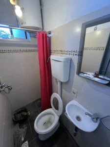 APTA BANCO | Casa de 4 dormitorios/cochera/patio/ La Blanqueada