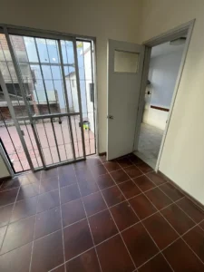 APTA BANCO | Casa de 4 dormitorios/cochera/patio/ La Blanqueada