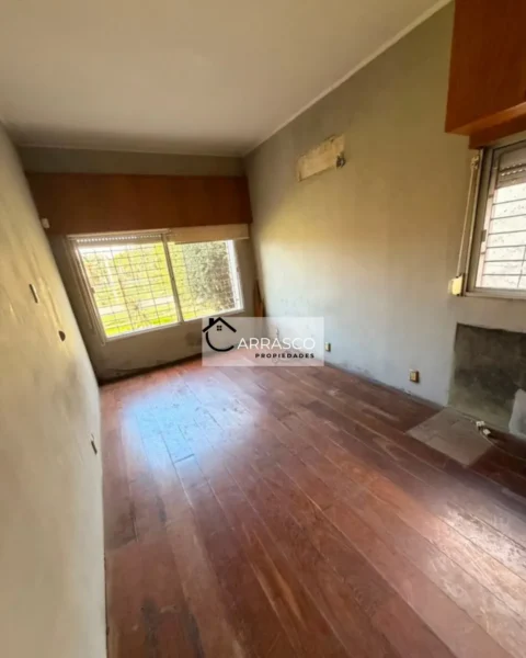 Solymar | 3 Casas En 696 M2 | Apta Banco