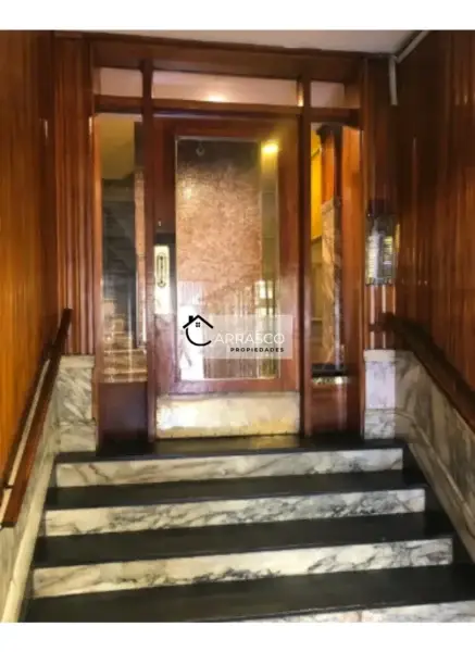 Venta Av. 18 De Julio 2 Dormitorios | 5.o Piso Con Ascensor | Bajos Gastos Comunes