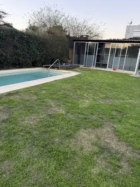 GRAN CASA EN ALQUILER | 3 Dorm/3 BañoS/Piscina/Barbacoa/Cochera/ A 300 Mts De Rambla, Lagomar