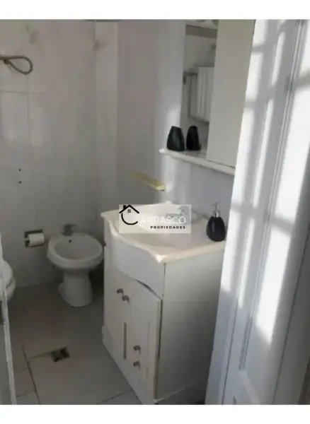 Venta Av. 18 De Julio 2 Dormitorios | 5.o Piso Con Ascensor | Bajos Gastos Comunes