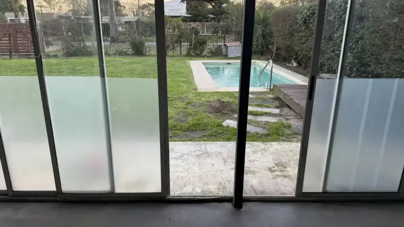 GRAN CASA EN ALQUILER | 3 Dorm/3 BañoS/Piscina/Barbacoa/Cochera/ A 300 Mts De Rambla, Lagomar