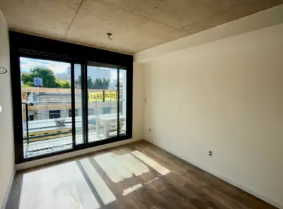 Genaro Urquiza - Venta de Apartamento, 2 dormitorios 1 baño, frente, Tres Cruces