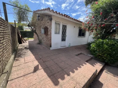 VENTA / Casa+Apto con 740m2/ Atlantida - Acepta Banco